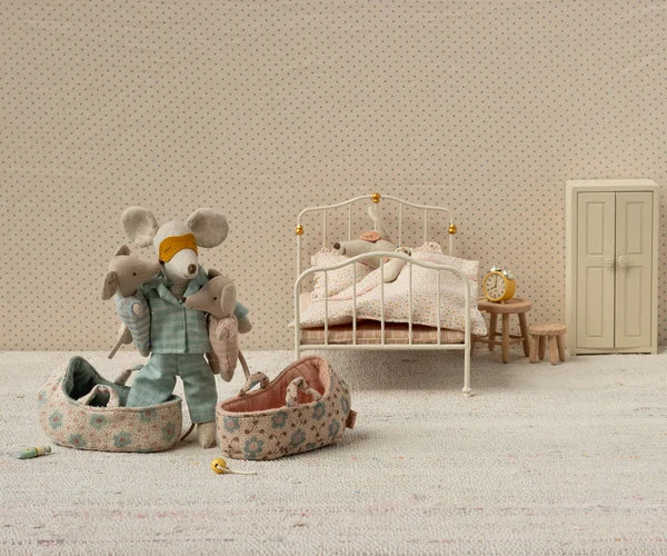 Maileg Baby mouse in carrying cot - Blue