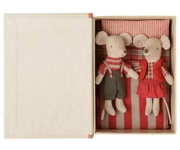 Maileg Christmas twin mice, Little sister and brother in book